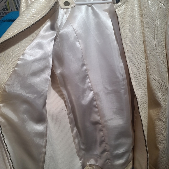 Jacket - Picture 7 of 7